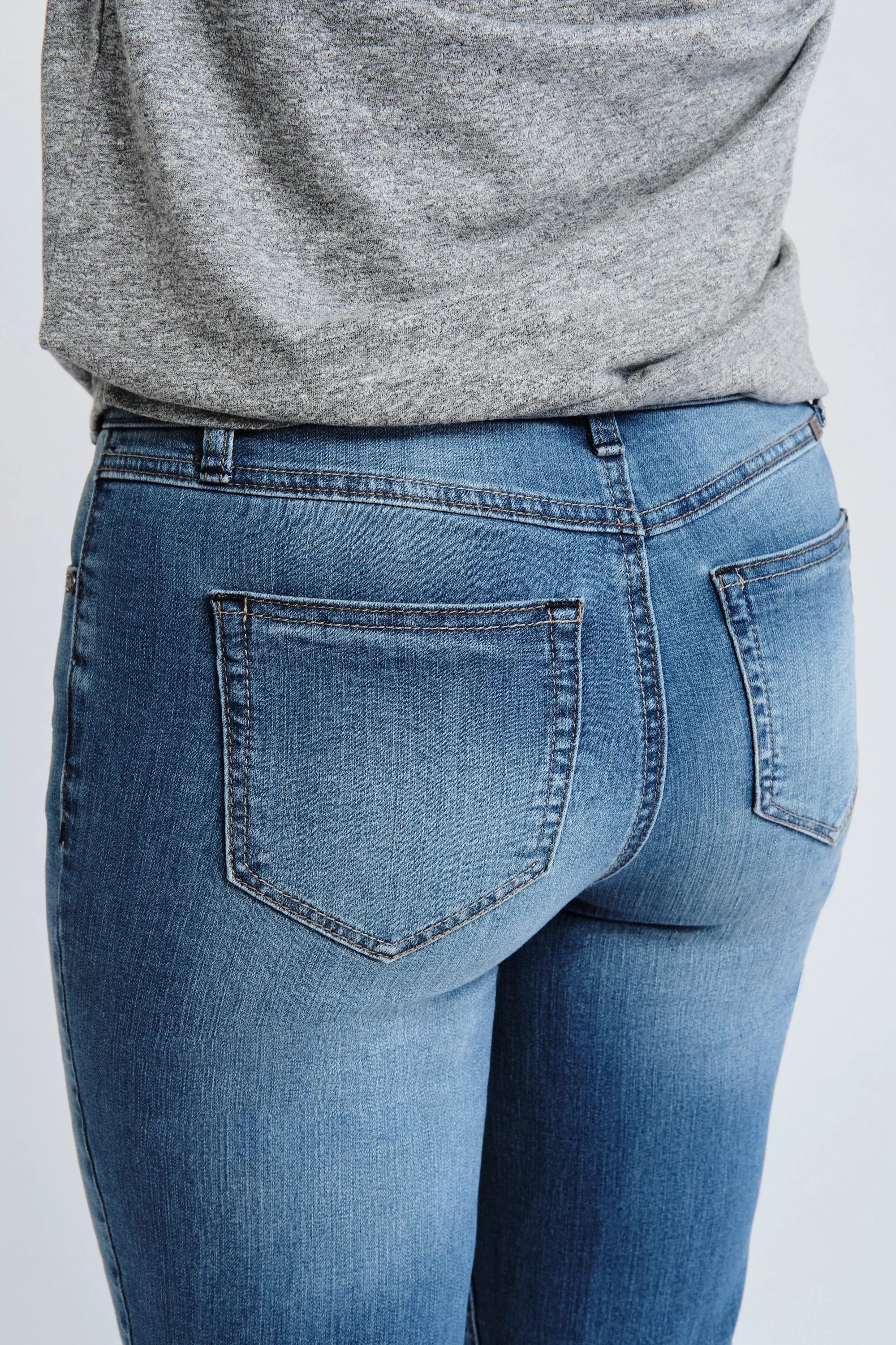 1822 Denim - Mid Rise Straight