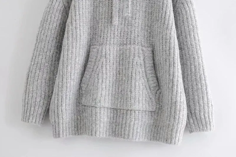 OVERSIZED KNITTED HOODIE