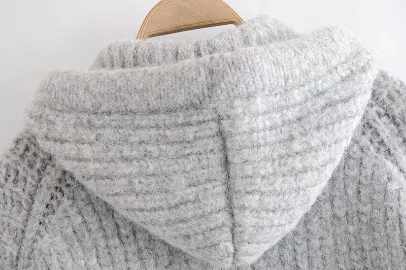 OVERSIZED KNITTED HOODIE