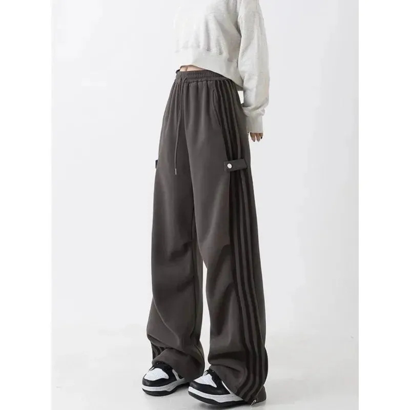 Y2K Inspiriert: Schwarz-Weiße Gestreifte Baggy-Sweatpants
